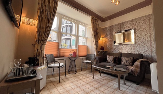 Bowness Bay Suites - Adults only