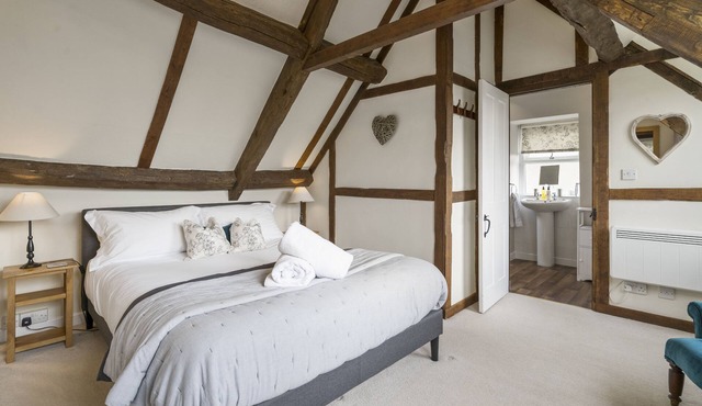 Box Cottage - a cotswold cottage that sleeps 2 guests in 1 bedroom