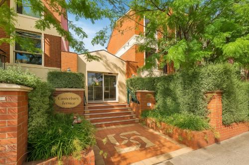 Box Hill Studio Apartment 2