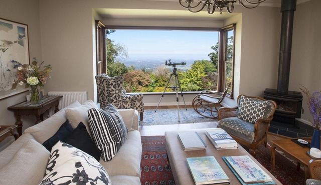 Boyanda At Ferny Creek - A wonderfully historic home with amazing views over the bays and sparkling lights.