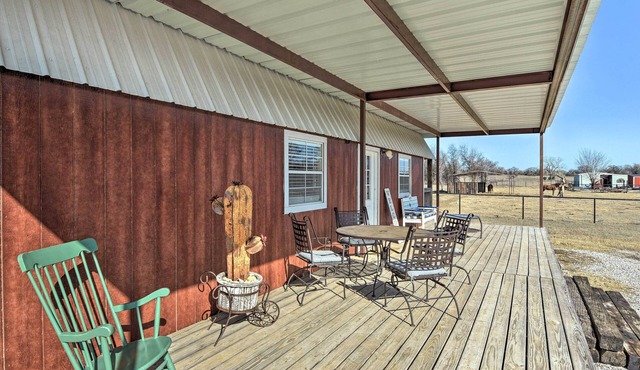Boyd Countryside Cabin w/Patio & Farm Views