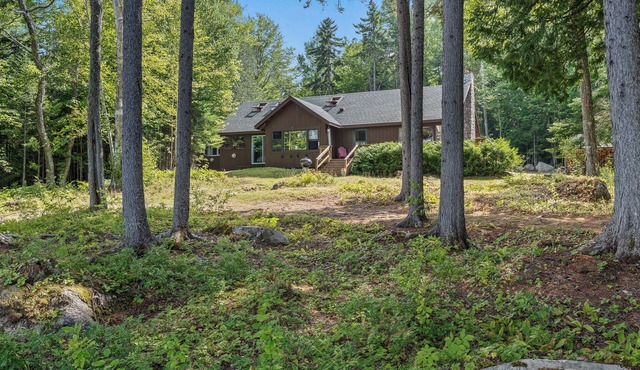 🐾Boyd - Rustic, spacious, dog friendly home on Mooselookmeguntic Lake