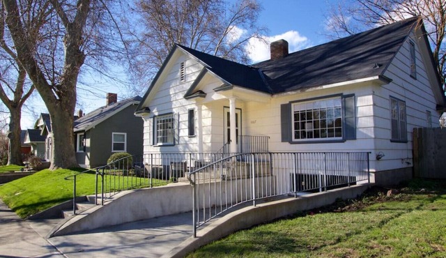 Boyer Place · Boyer Place, Updated Home - Walk to Campus & Town