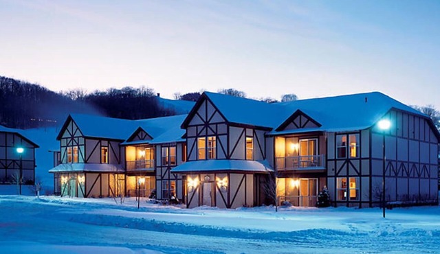 Boyne Mountain Run Resort - sleeps 10 - 3BR, 3BA, 2 Kitchens!
