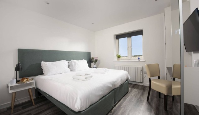 Bozans, B&B - a hotel room that sleeps 2 guests in 1 bedroom