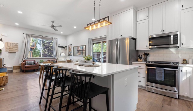 Bozeman/4Corners HomeBase River Access & Fire Pit Close to Skiing and Hiking