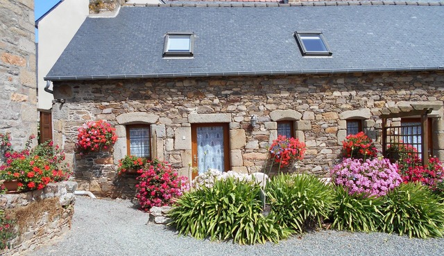 Bréhat" gite in character farmhouse