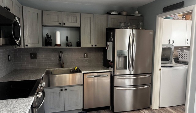 BR to rent, shared space with owner. Townhome, limited weights for exercise. Dog