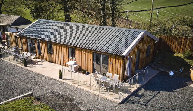 Bracken Barn, sleeps 8 with BBQ pit
