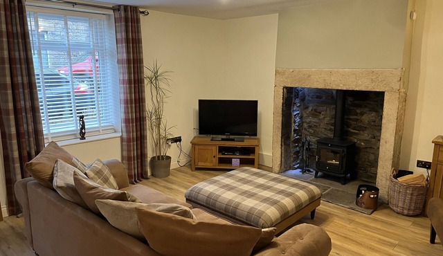 BRACKEN COTTAGE, pet friendly, character holiday cottage in Stanhope