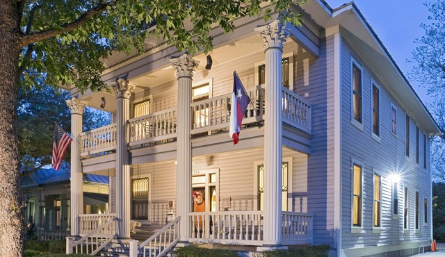 Brackenridge House Bed & Breakfast