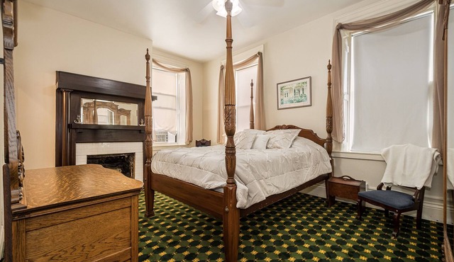 Braddock | Historic Victorian Inn Room