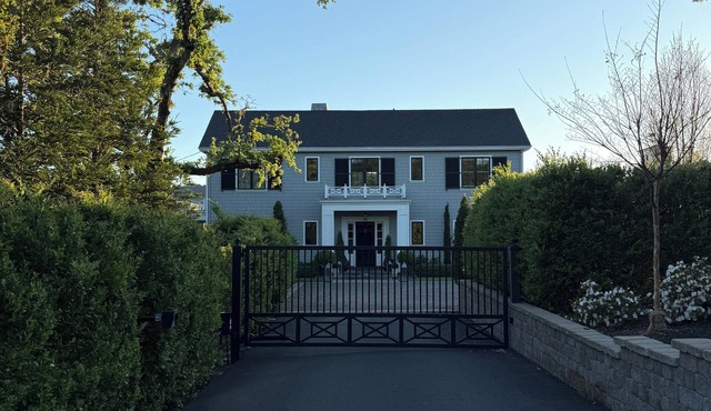 Bradford House — A Private Estate in the Heart of Dry Creek Valley