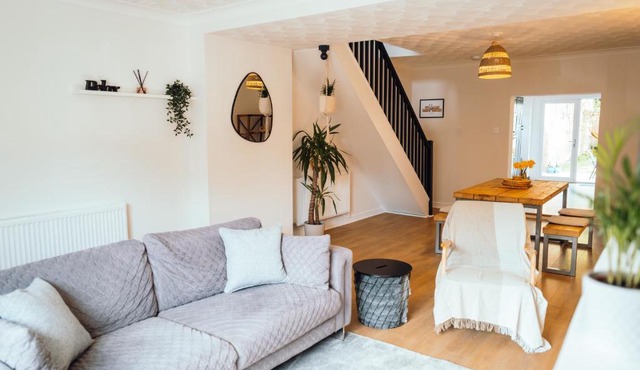 Bradley's Hideaway With Private Garden