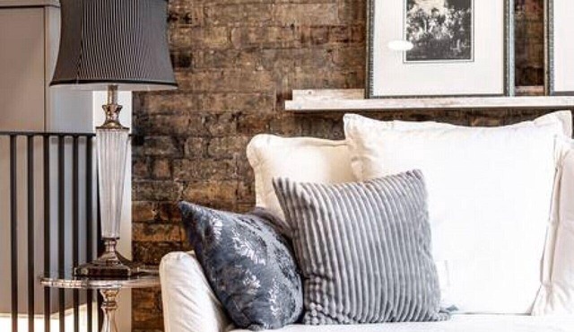 Bradshaw Lofts: La Galleria