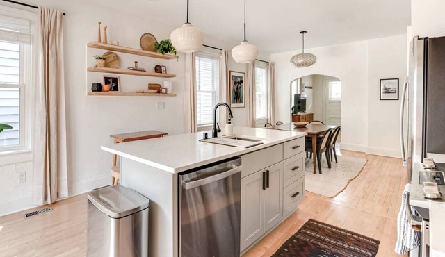 Brady St Retreat - Modern and open home with fully fenced yard