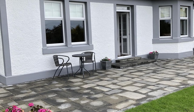 Braeaig is a Modern, Well Equipped Two Bedroom Bungalow in the heart of Brodick