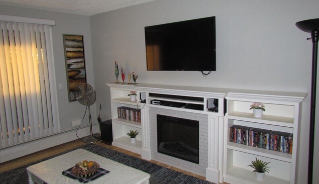 Braebourne Manor - Furnished Two Bedroom Condo