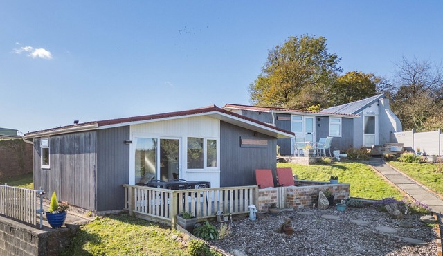 Braeburn Lodge - Two Bedroom House, Sleeps 4