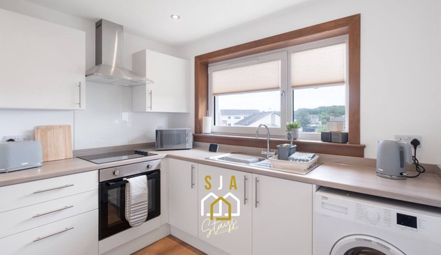 Braehead Stay - SJA Stays - Modern 2 Bed House