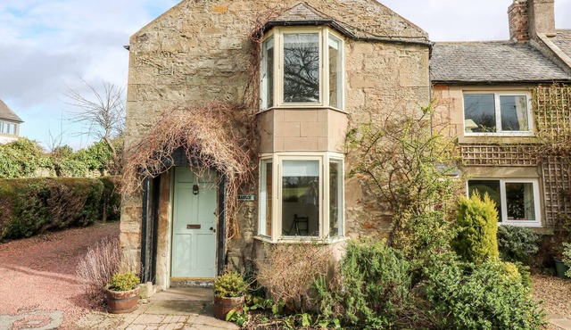 BRAESIDE, pet friendly, with a garden in Coldstream