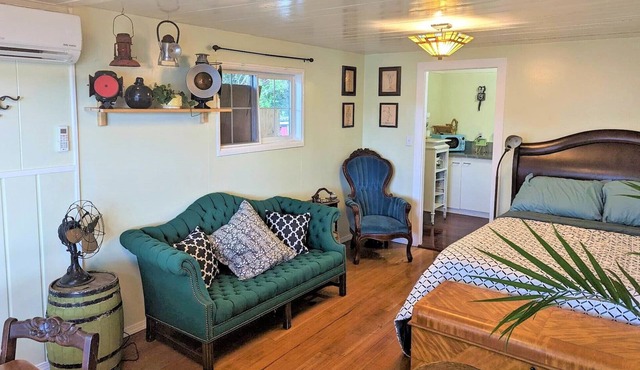 Brakeman's Bay - Charming Lakefront Studio - Wheelchair Accessible