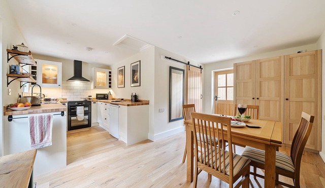 Bramble Bank - sleeps 2 guests in 1 bedroom