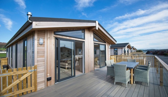 Bramble Lodge - a lodge that sleeps 6 guests in 3 bedrooms