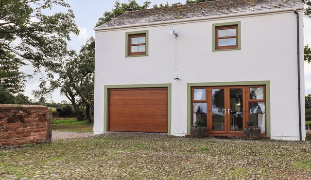 BRAMBLEWOOD COTTAGE, character holiday cottage in Bassenthwaite