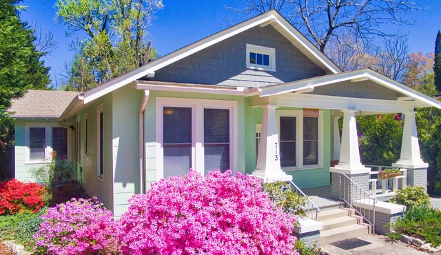 Bramley House: 3 Blk. Walk to DWTN Hendersonville-Lovingly Restored