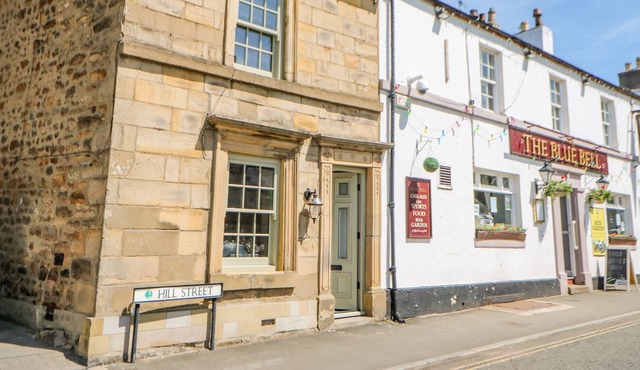 BRAMWELL HOUSE, family friendly, with open fire in Corbridge