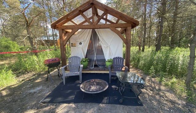 Brand Glamping Tent, Hepworth, 3 Wooded Acres