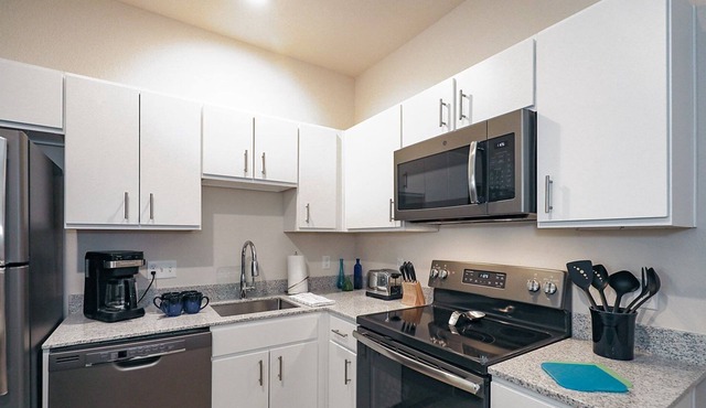 Brand New 1 Bedroom 1 Bath in Great Neighborhood