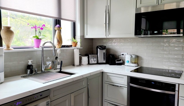 Brand new 1 bedroom place with indoor fireplace