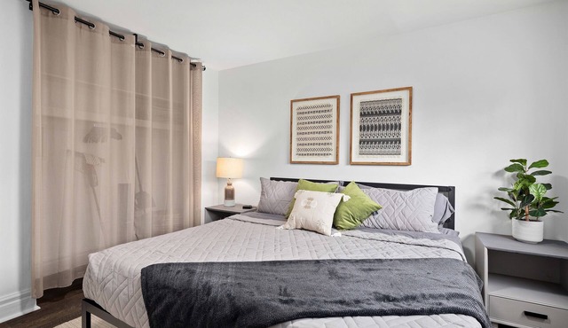 Brand New 1BR Flat | Clean & Cozy King Suite