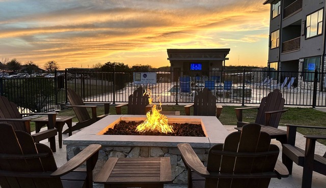Brand New- 1st Floor Possum Kingdom Lakefront Condo with Pool.