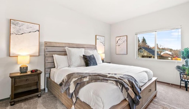 Brand New 2 Bd 2 Bth Near DT and Perry District
