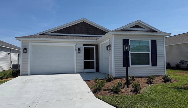 BRAND NEW 2 BDR 2 BTH w. Golf Cart - Half mile to EASTPORT