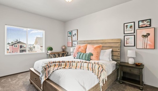 Brand New 2 Bed 2 Bath Near Perry District and DT