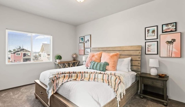 Brand New 2 Bed 2 Bath Near Perry District and DT!