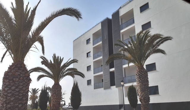 Brand new 2 bed apartment close to beach and facilities