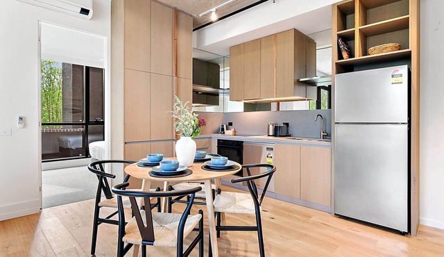 Brand-New 2-Bed with Rooftop Access