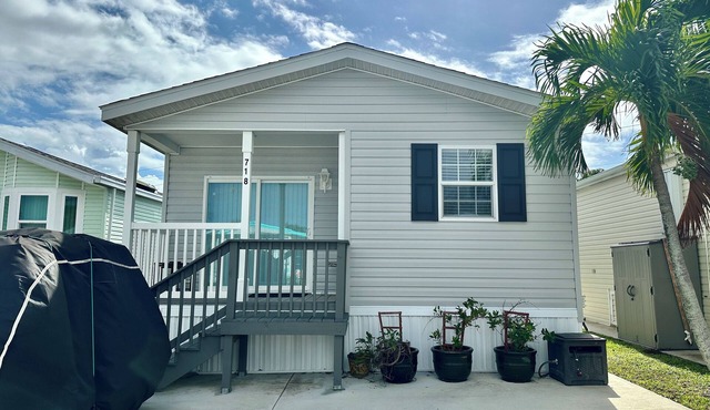 Brand-new 2-bedroom, 2-bath beach home
