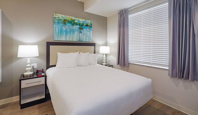 Brand New 2 Bedroom 2 Bath in Great Neighborhood