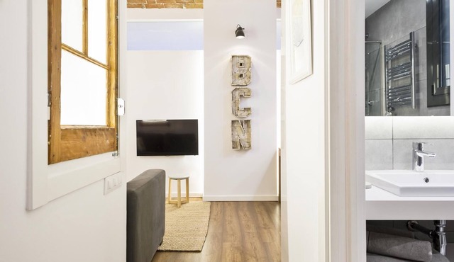 Brand New 2 Bedroom Apartment In Trendy Poble Sec, 10 Minutes From Ramblas