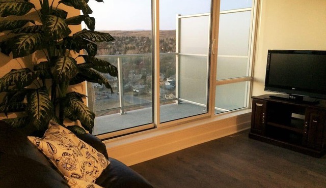 Brand New 2 Bedroom Condo - Steps Away From Ctrain , University(Green Building)