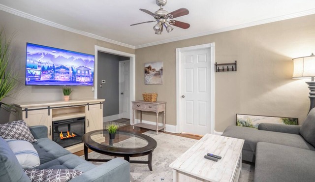 Brand New 2 BR Apt. with FREE Wifi and Laundry!