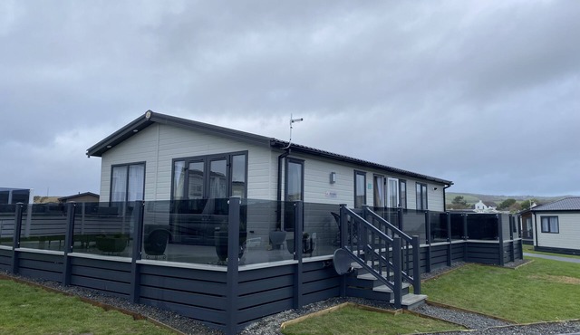 Brand new 2021 Lodge - private access to the coastal path