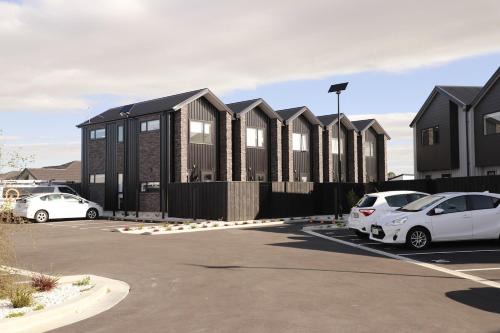 Brand New 2Bed2Bath By Playground Near Town Centre