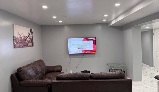 Brand New 2BR Basement | 15 Min to Niagara Falls | Free WiFi